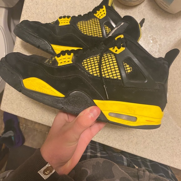 Jordan 4 size 9.5 - Picture 2 of 5